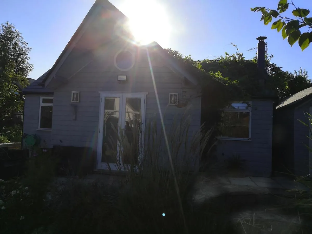 Apartment Private Garden Lodge In Christchurch, Dorset For 4 - Dogs Welcome! Holdenhurst