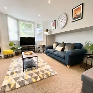 south-cliff-apartment-with-garden.yorkshirehotels.net/
